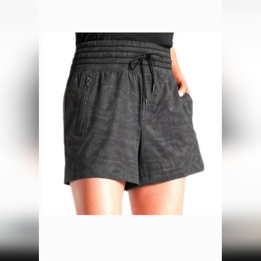 Athleta Camden High Waist Printed Athletic Shorts Size 12 - Picture 4 of 4